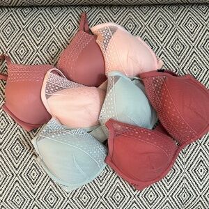 Victoria’s Secret set of 4 34D/DD bras